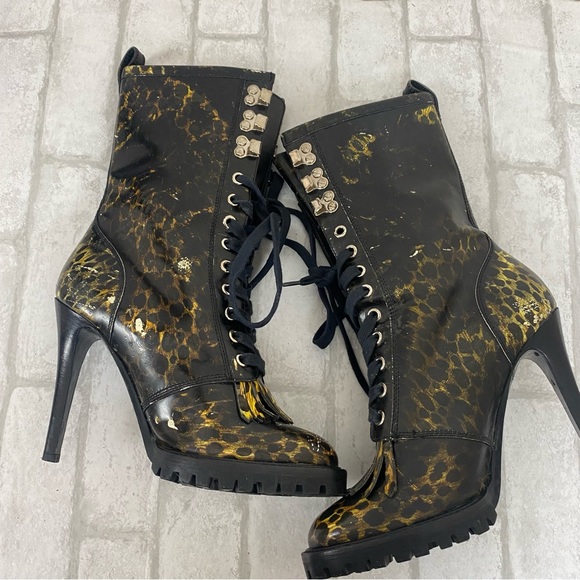 Dolce and Gabbana D&G Leopard Animal Print Lace Up Boots - Picture 5 of 10